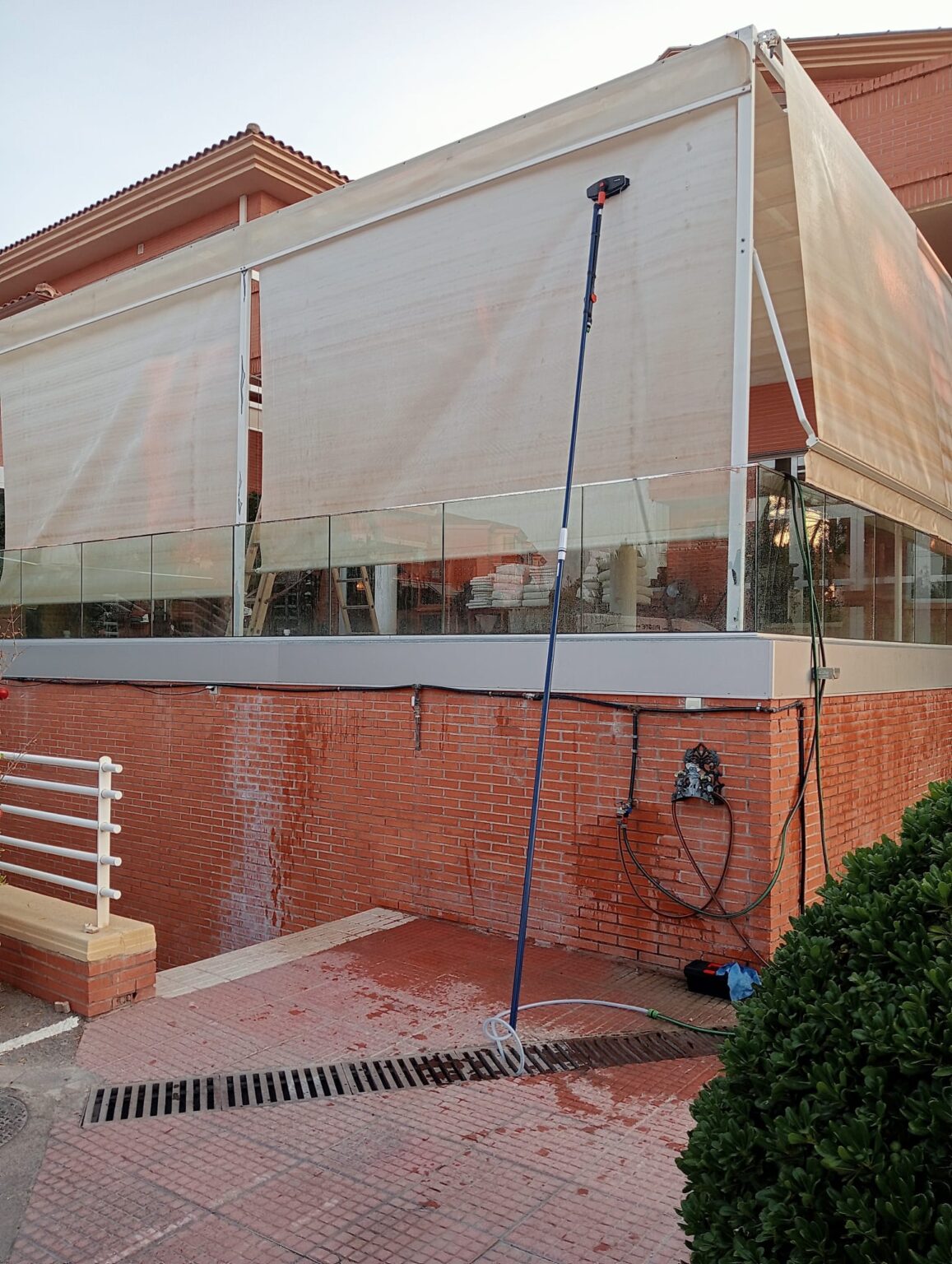 Limpieza de parkings y garajes con maquinaria profesional en Benidorm