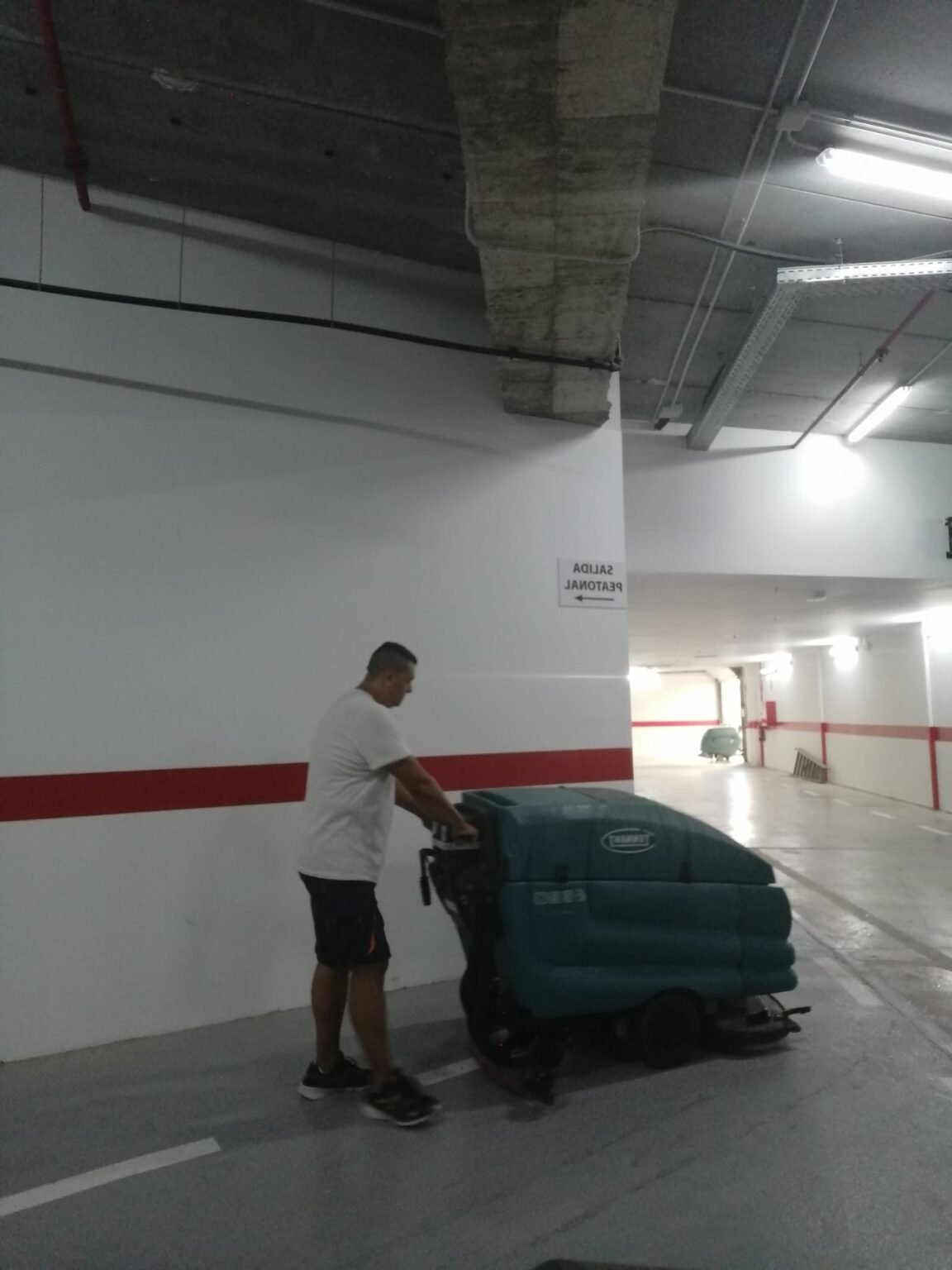 LIMPIEZAS CITY BENIDORM: Tratamiento de suelos de terrazo con brillo espejo